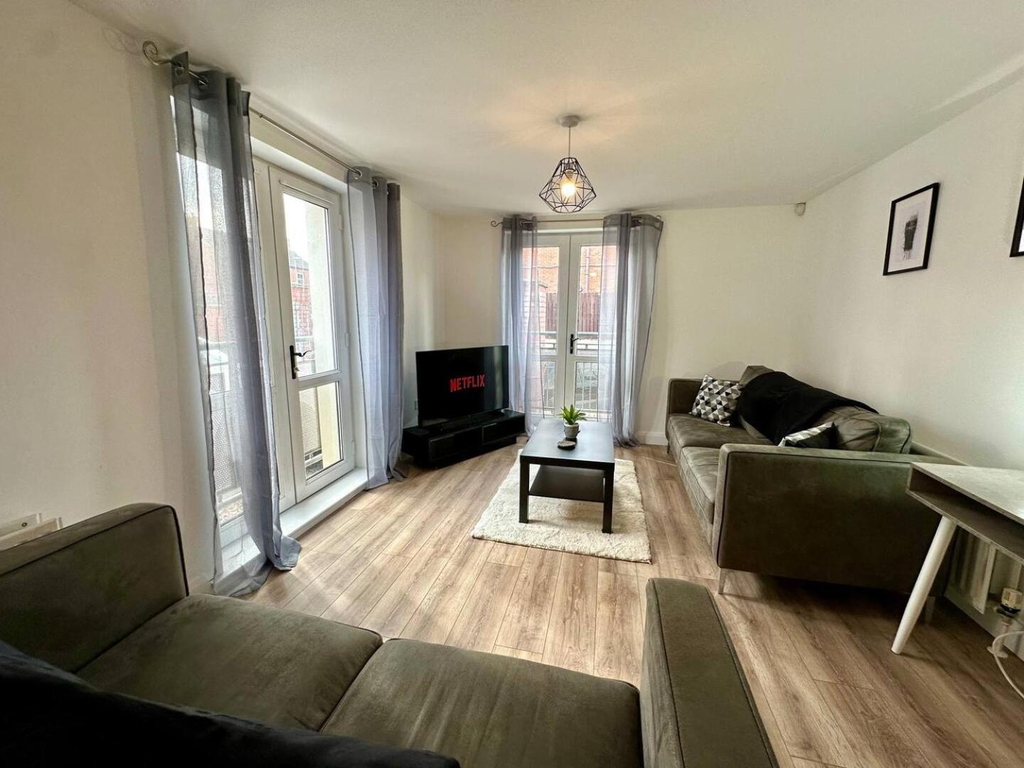 2Br City Side Apartment Belfast Exterior photo